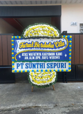 Papan Bunga Duka di Leato Selatan