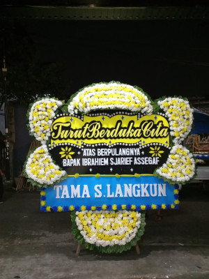 Papan Bunga Duka di Leato Selatan