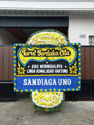 Papan Bunga Duka di Leato Selatan